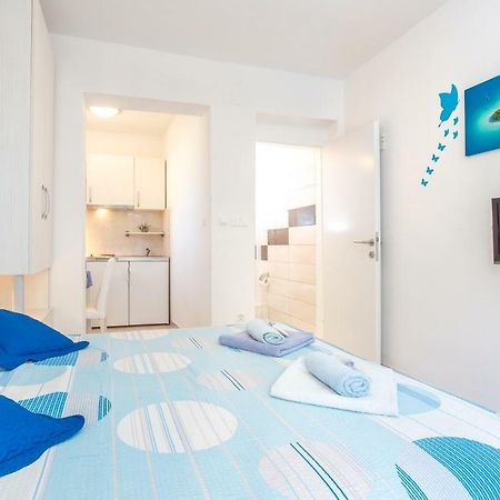 Apartments Nona 1 ฮวาร์ ภายนอก รูปภาพ