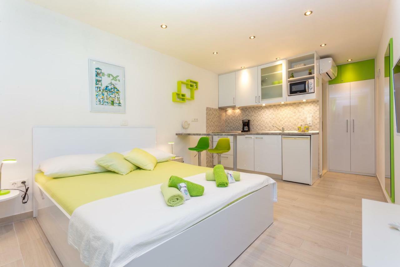 Apartments Nona 1 ฮวาร์ ภายนอก รูปภาพ