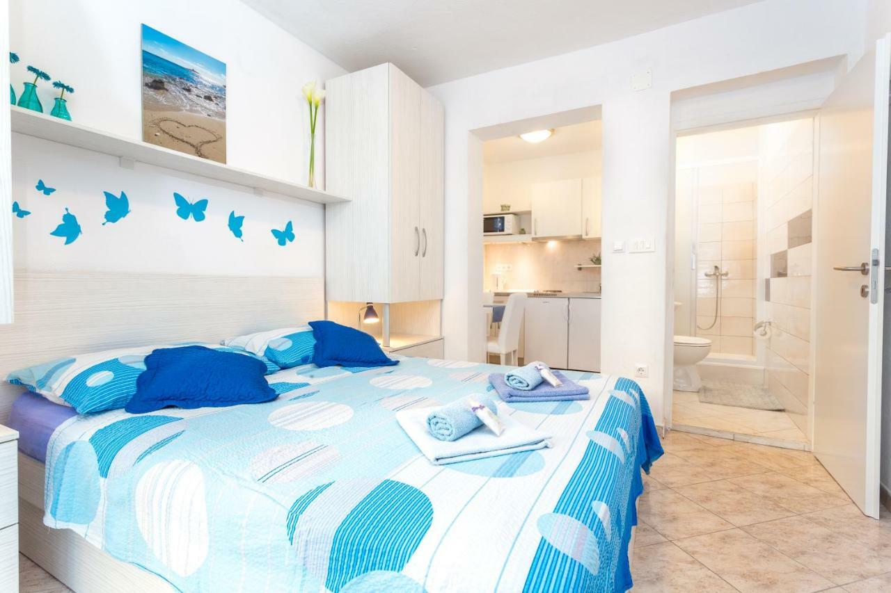 Apartments Nona 1 ฮวาร์ ภายนอก รูปภาพ